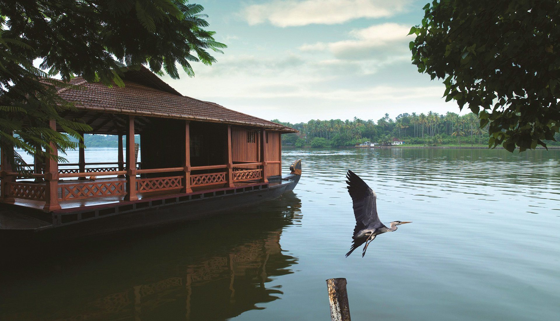 Summer Getaway – Summer Meets Splendour Summer Getaway - Summer Meets Splendour